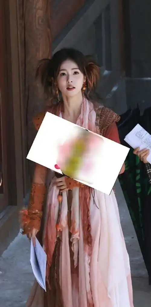 #难看##白鹿鸡毛丸子头##白鹿白月梵星鸡毛丸子头##白鹿#