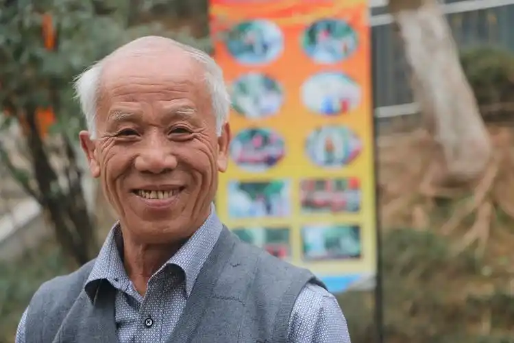 八十岁文工团老爷爷