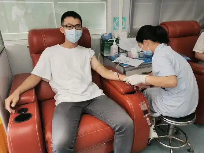 区政数局组织参加无偿献血活动