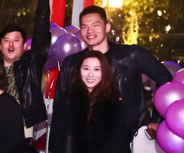 而杨鸣出轨的事情,基本也坐实了,当然这主要是唐佳良方面的信息,以及