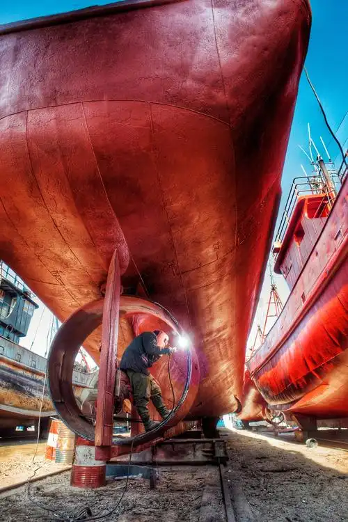 人文组-船底的焊花-三群-孙奇峰