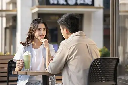 聊天情侣素材图片