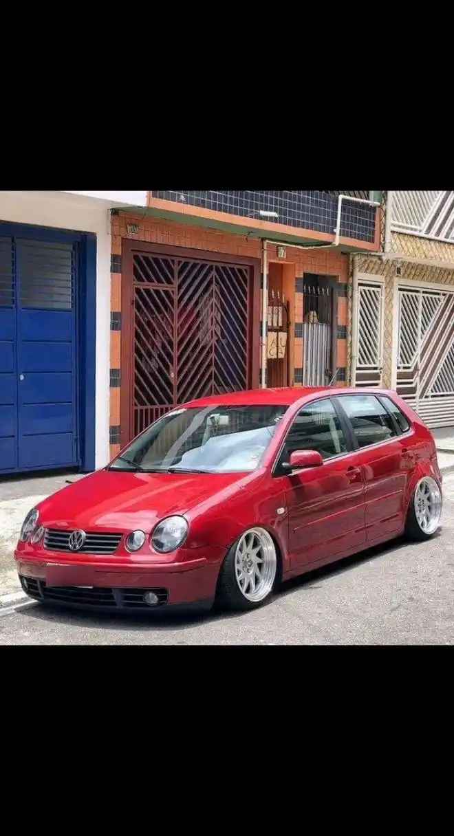 这个小"四眼怪"还怪可爱的.第四代大众polo 9n改装欣赏老车 polo9n