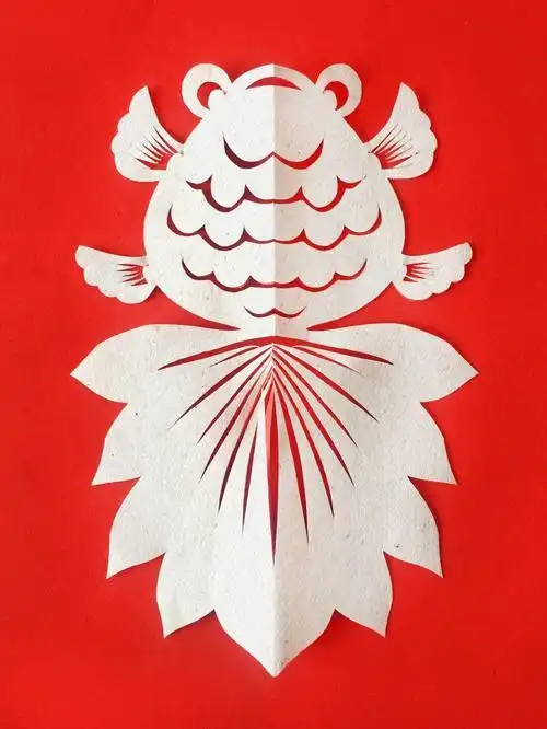 大金鱼的剪纸步骤图解 手工剪纸图片大全简单-普车都