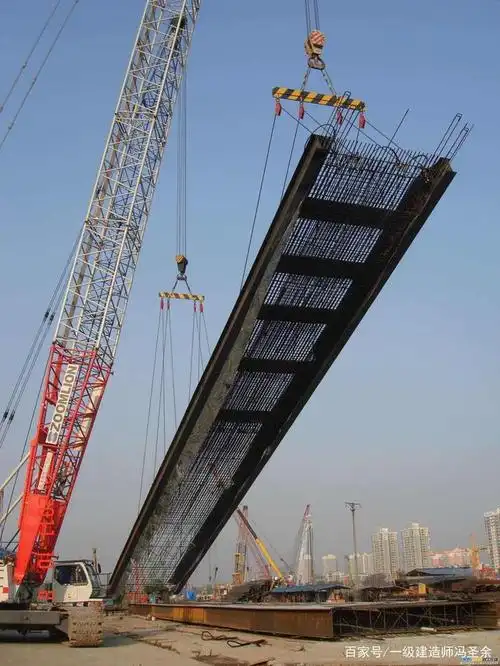 地下连续墙是由许多墙段拼组而成,为保持墙段之间连续施工,接头采用锁