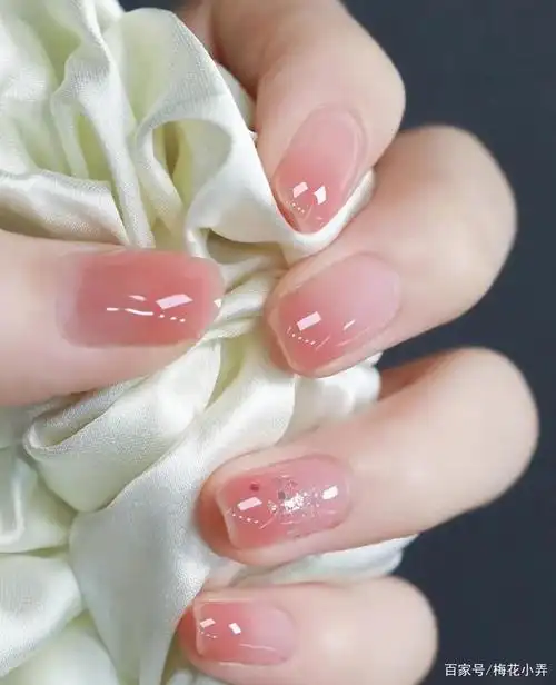 清雅美甲图片