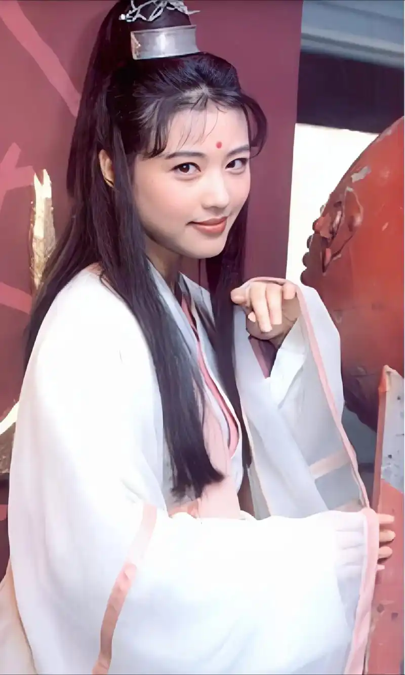 周海媚倚天屠龙记周芷若图片