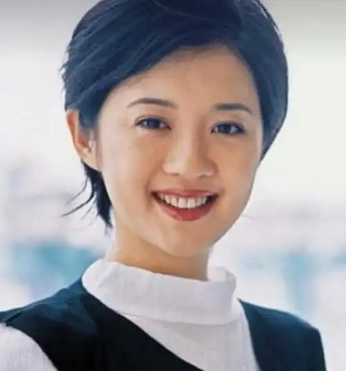 许戈辉:巅峰时离开央视,嫁二婚富商丁健,与丈夫前妻亲