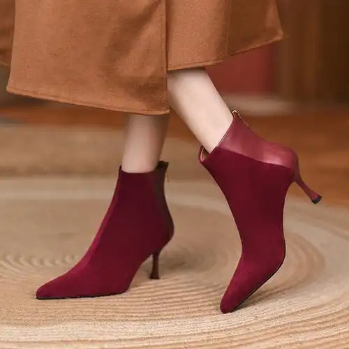 酒红色短靴