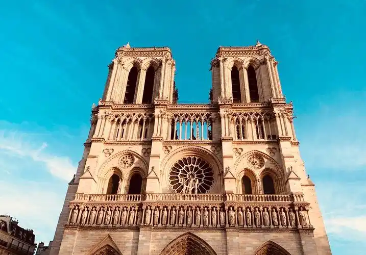 法国首都巴黎圣母院大教堂