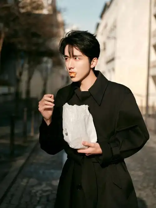 张新成巴黎时装周