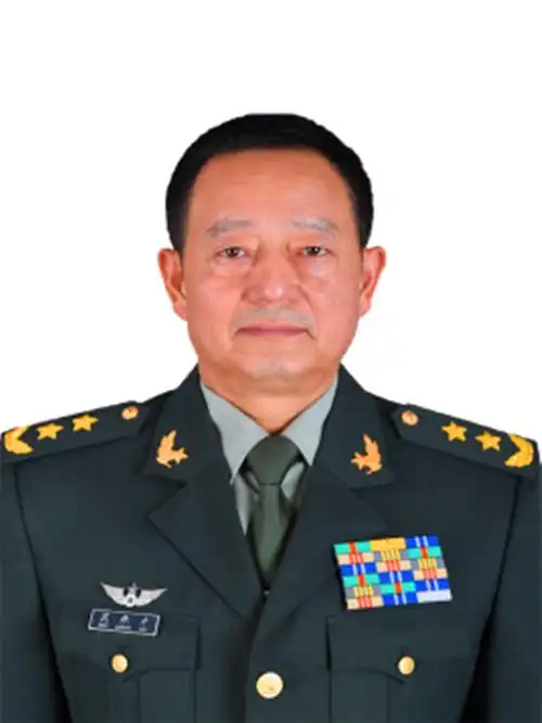 五大战区现任陆军司令员都是谁,什么军衔,之前担任何职?