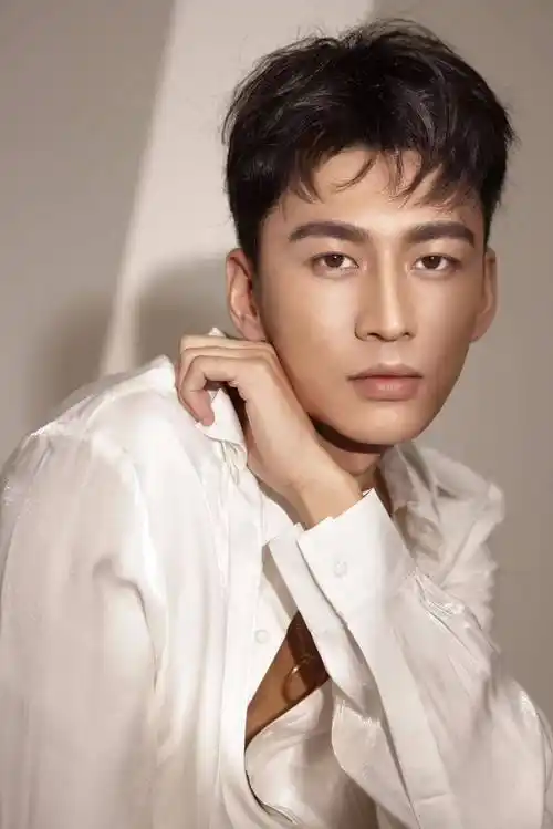 金贤正拜托了别宠我第二季热播腹黑冷萌皇帝柠檬精附体再引爆笑