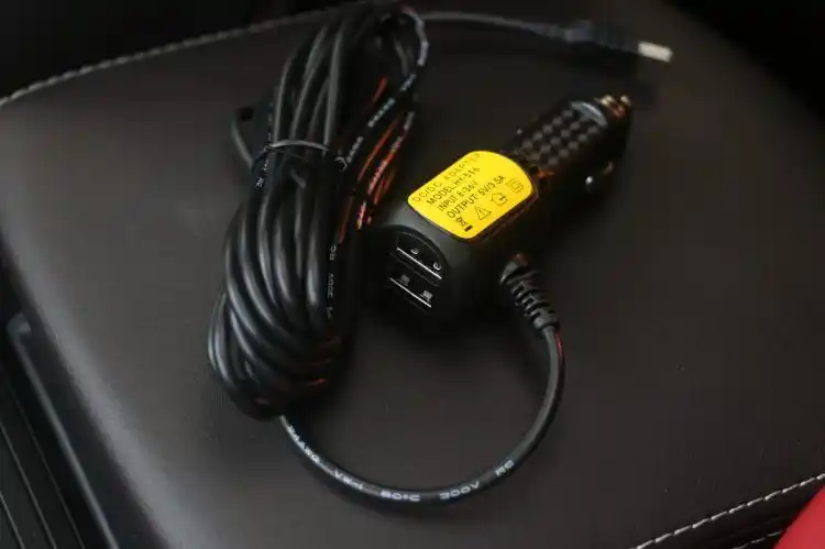 展示与对比:行车记录仪电源线点烟器插头usb多功能充电连接改装暗线专