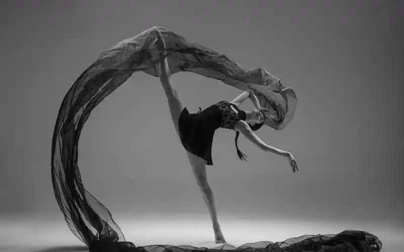 【古典舞基本功】单腿立翻身(吸腿翻身) 最多圈版_哔哩哔哩_bilibili