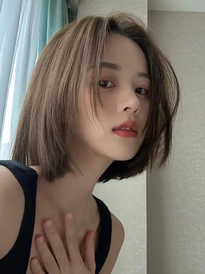 细软塌女孩一定要尝试短发!