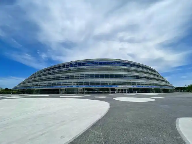 国家速滑馆开馆首日上冰体验