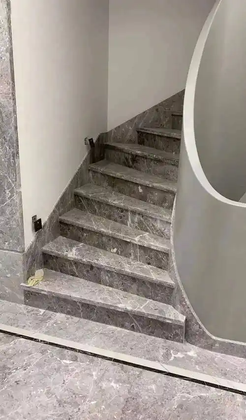 楼梯石材踢脚线怎么设计