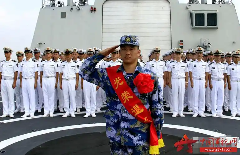 海军运城舰只有一个老兵的退伍仪式