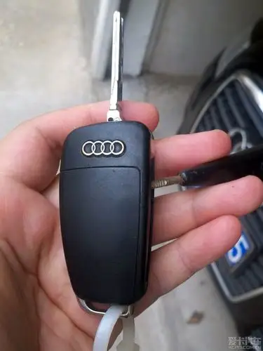 汽车论坛大全 奥迪a6l论坛 03 正文 另:附上如何更换奥迪钥匙电池