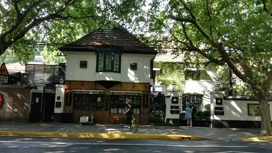 新华路最具上海特色的老马路