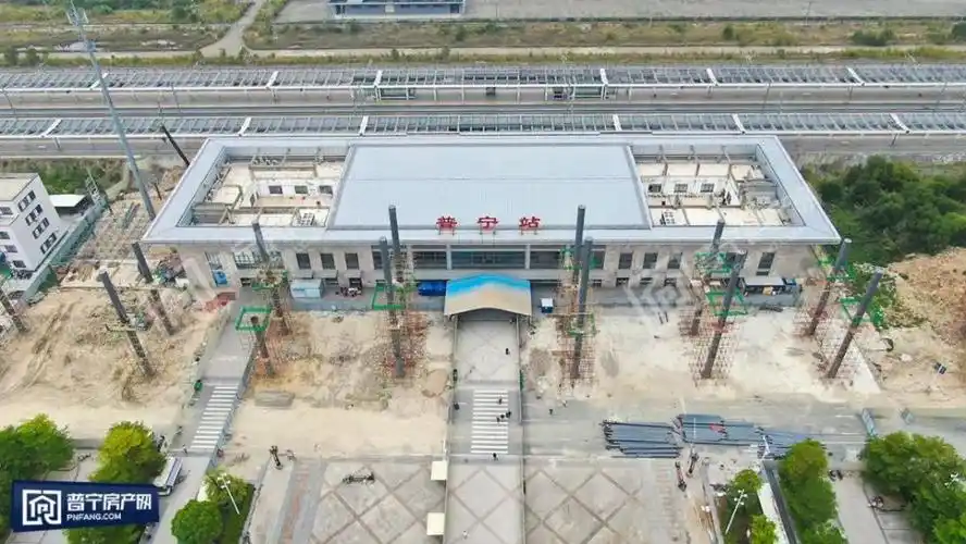 深铁路全线通车运营以来,普宁迈进了高铁时代,普宁高铁成为普宁,揭西