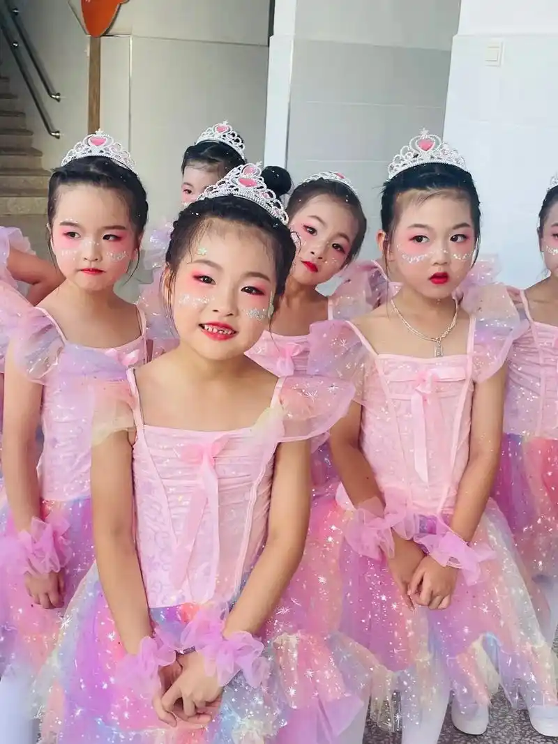 山亭中心幼儿园毕业团体妆容