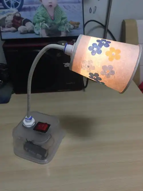 我的小发明一一台灯!