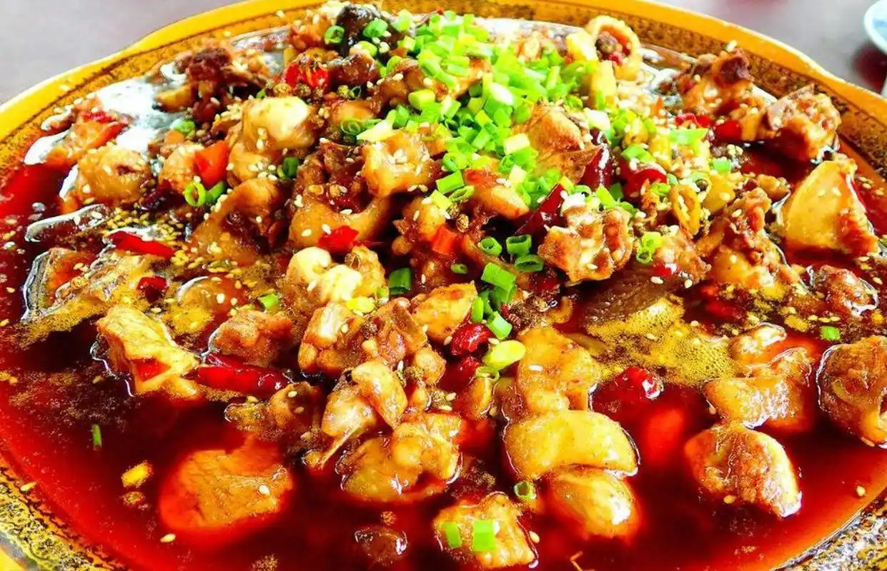 南山泉水鸡一条街,到重庆当然要吃泉水鸡,南山泉水鸡一条街有点远,不