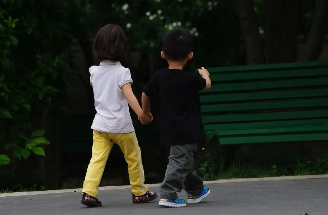 追答 有,但都很小很模糊,所以只挑选了这几张比较好,其他就删除了