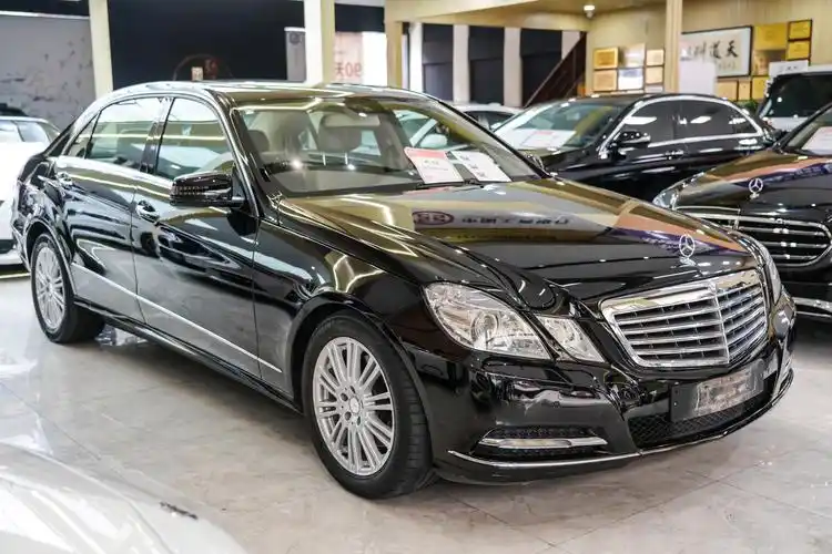 奔驰e级e300l2011款30l自动汽油优雅型国Ⅳ