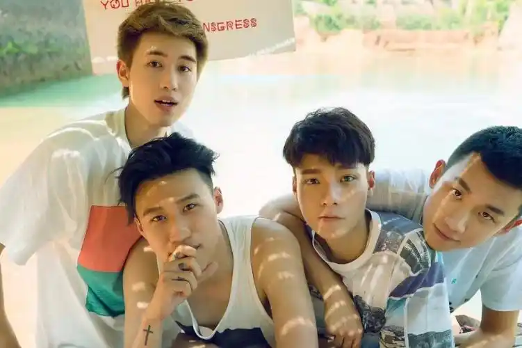 《音乐花园》携小鲜肉长腿男团bbf问候新年