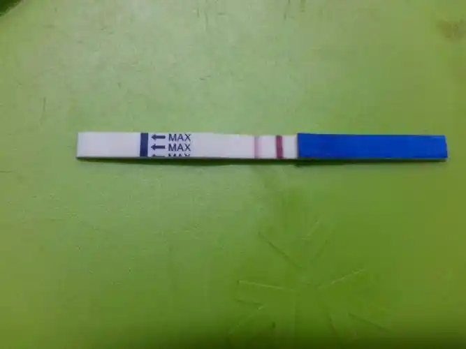 测纸上呈现一深一浅,这算是怀孕了吗?