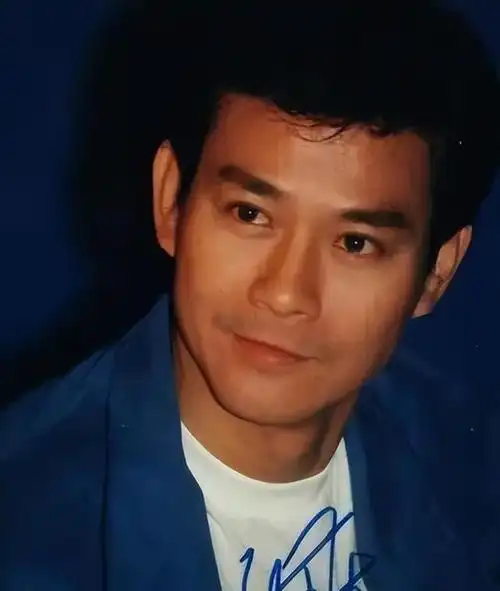 秋官郑少秋3段婚姻4个女儿他到底有没有爱过沈殿霞