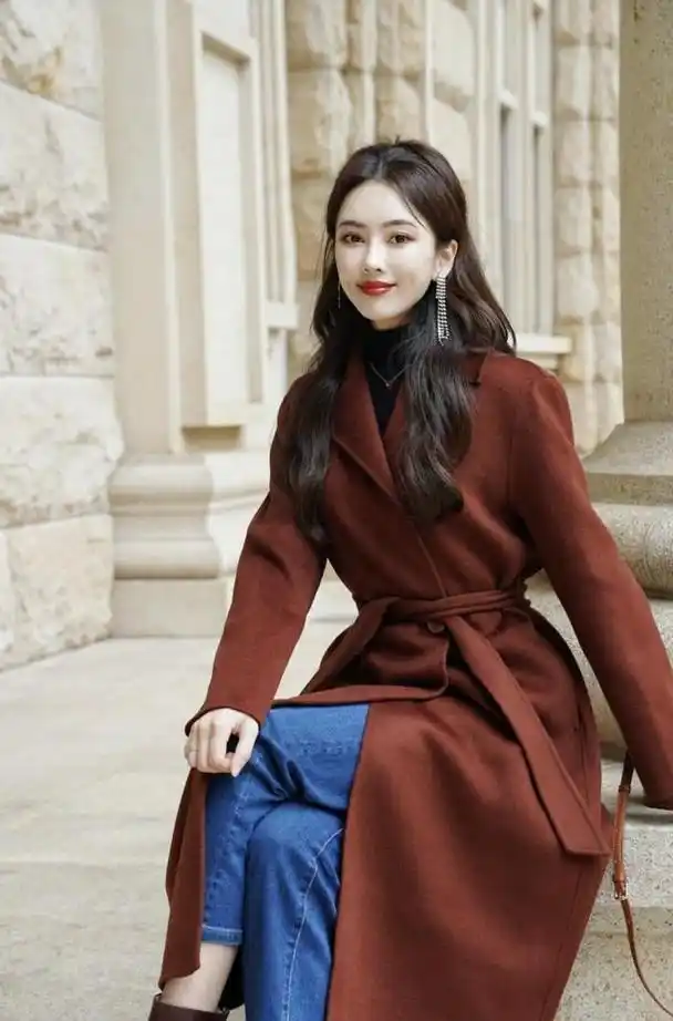 优雅女人会穿"大衣"更有气质,不老气,不扮嫩,这才是最好状态