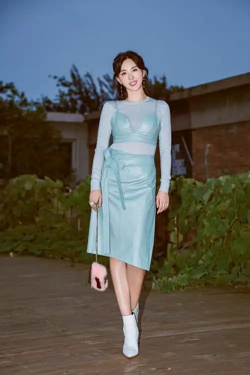 徐小飒唯美大片曝光时尚优雅风韵尽显