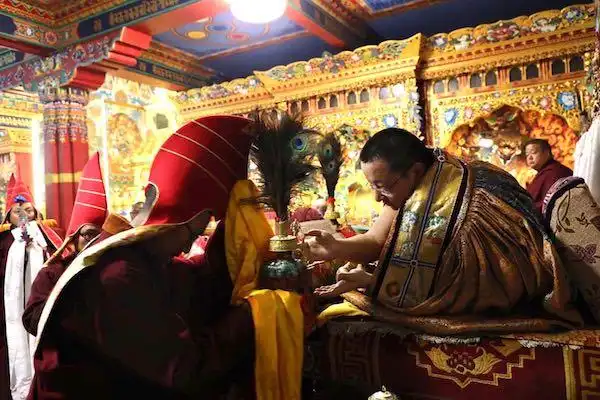 至尊怙主莲师化身第二世敦珠法王圆寂纪念法会