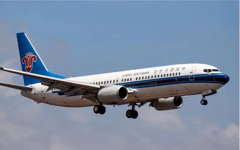 南航b737-800降落