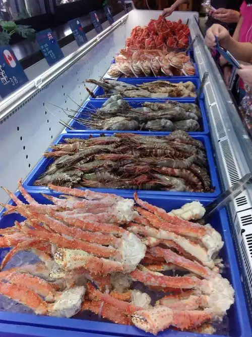 海鲜超市,星光城.巨大的阿拉斯加蟹.