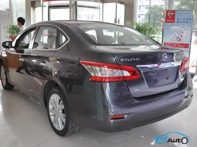 2012款东风日产新轩逸