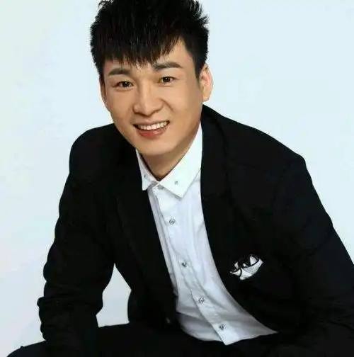 "央视跨界王"杨帆,神秘妻子长相曝光,女儿被吐槽模样不像父亲