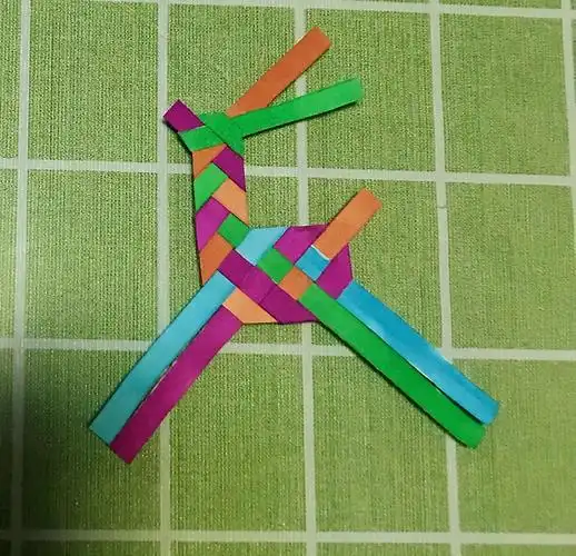 利用纸条编的小鹿