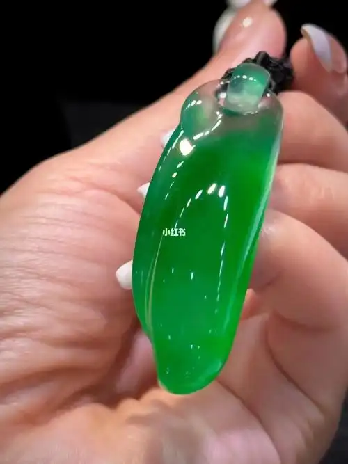 翡翠玻璃种正阳绿福瓜