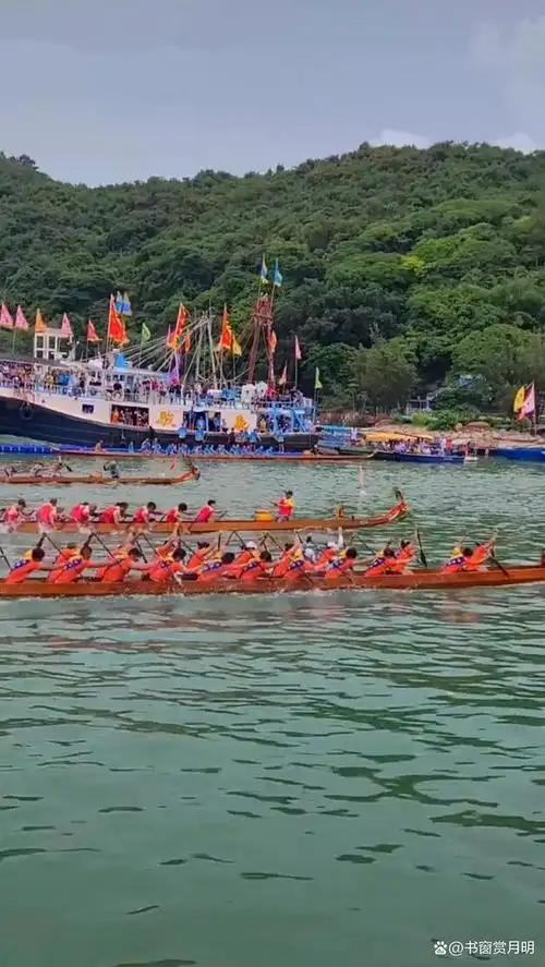 端午节赛龙舟活动,全国各地开展得如火如荼,热火朝天