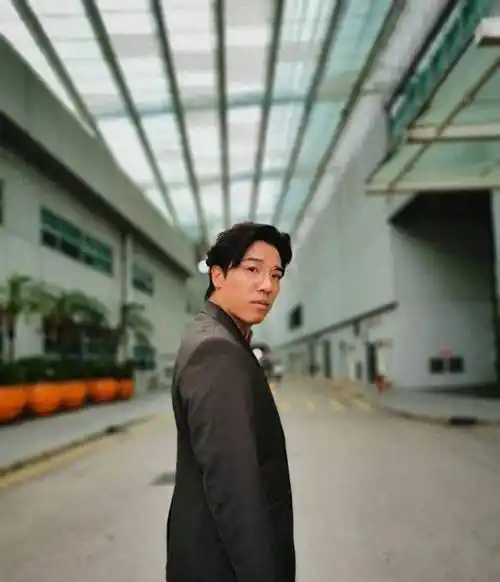 疑因谈价不拢,急召港姐进组接替_郑世豪_工作_消息