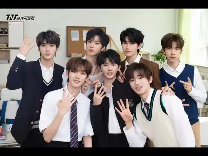 版,扒舞小帮助(视频结尾有个小彩蛋哦) 也祝小炸们出道四周年快乐呀