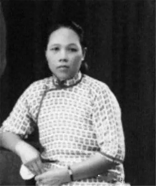 李宗仁原配李秀文:独守活寡70年,只有一次警告二妻"放规矩点"