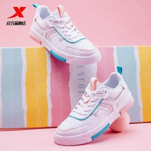 特步板鞋休闲鞋女新款白色百搭鞋子轻便时尚运动鞋女鞋