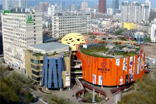 水游城五楼屋顶将有新style提到水游城,相信无论是否在南京,搜狐网友