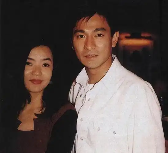 终于,拍摄结束,刘德华鼓足勇气向陈玉莲表达了心中所想,期待两人在戏